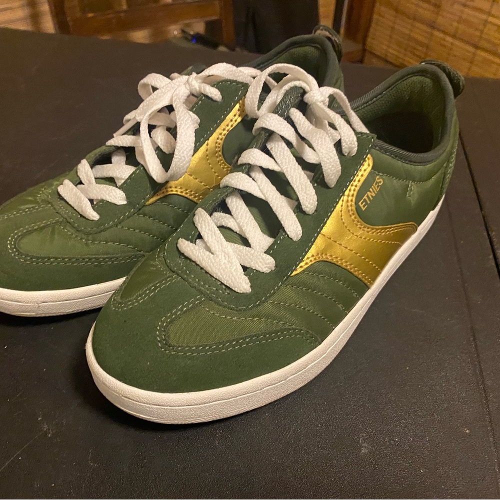 Etnies Vintage Skate Shoes Women 6.5 RARE